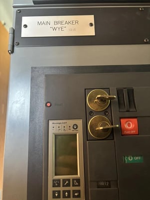 Square D, 1600 Amp, 2200 Volts, 700 Volts, 50 KA Delta Wye Main Breaker, 2006 - Image 6