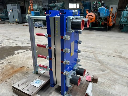 109 sq.ft., Alfa-Laval #M10-BWFD, Plate Heat Exchanger, 300/150 PSI @ 200°F, 2015 - Image 2