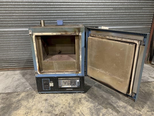 Blue M #CC-05-S-M-F-HP, batch oven, 7.2 KW heater capacity, 20 amps, 240/3/60 - Image 2