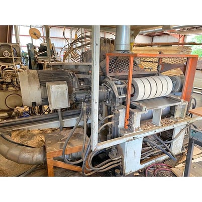 2 4" x 4" Yates American #B-26, top & bottom rough lumber planer, 24" x 4" open capacity - Image 7