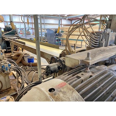 2 4" x 4" Yates American #B-26, top & bottom rough lumber planer, 24" x 4" open capacity - Image 9