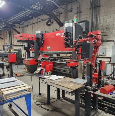 110 Ton, Amada #Astro-100NTIII, Robotic Loader/Unloader, 2012 - Image 1