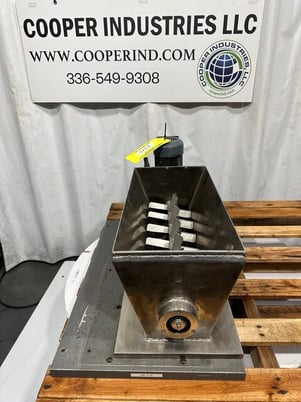 Stainless Steel Jacketed Ingredient Feeder/Lumpbreaker, 25.5" x 12.5" Inlet, 25.5" x 6.5" Outlet, 12" overall - Image 1