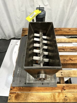 Stainless Steel Jacketed Ingredient Feeder/Lumpbreaker, 25.5" x 12.5" Inlet, 25.5" x 6.5" Outlet, 12" overall - Image 2