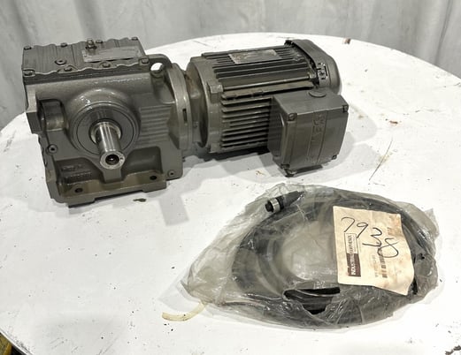 2 HP 300-1800 RPM Sew-Eurodrive #S67-DRN90L4, Inverter Duty Motor w/Gear Reducer, 20.37:1 Ratio, 3 Phase, 60 - Image 2