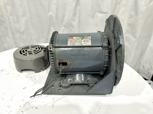5 HP 3505 RPM Dayton #3KX03, Industrial Motor, Frame 184T, 6.1 Amps, 460 V - Image 2