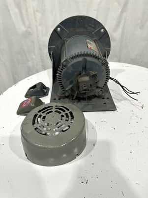 5 HP 3505 RPM Dayton #3KX03, Industrial Motor, Frame 184T, 6.1 Amps, 460 V - Image 3