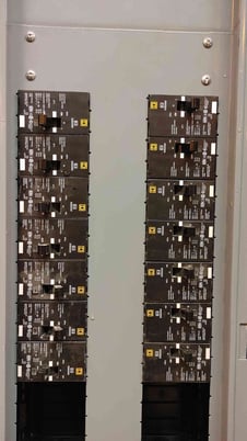 600 Amp. Square D, Panelboard, 120/208Y Volts, 600A 700A NF Panelboard Loaded NEW 14 Breakers Installed - Image 4