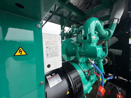 300 KW Cummins #C300N6, Natural gas / propane generator, sound attenuated enclosure, 277/480 Volts, new - Image 5