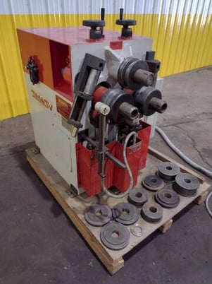 2-3/8" x 2-3/8" x 1/4" Simasv #CHV3360-NC, hydraulic angle bending rolls, 7" roll diameter, 10 RPM, 2001 - Image 2