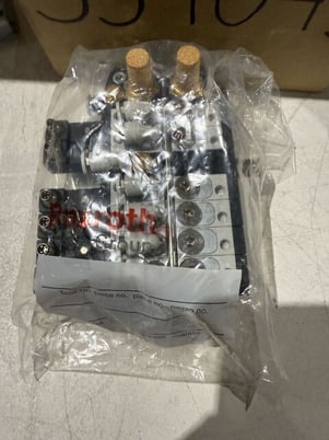 Rexroth #HE751863, vavle, new in box - Image 2