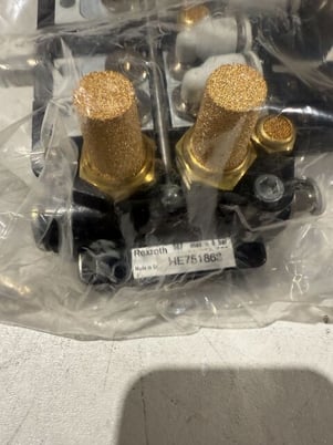 Rexroth #HE751863, vavle, new in box - Image 3