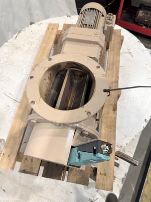 7" Rotary Airlock w/Drive, Carbon Steel, 7" Inlet/Outlet, 11" H Inlet to Outlet, 0.55 kW, 230/400 V - Image 5