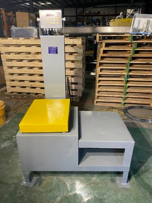 200 lb. Fairbanks-Morse, Manual Check Weigh Scale w/Table, 17" x 22" Scale Platform - Image 1