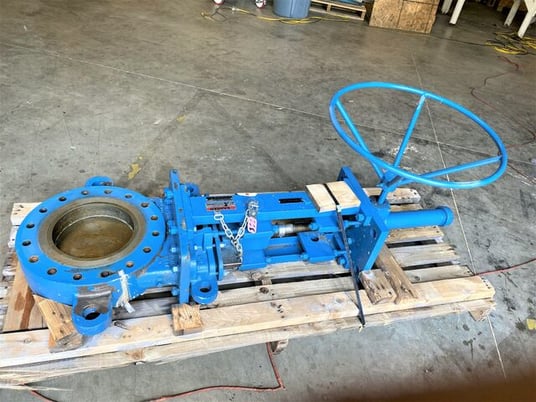 10" DeZurik #KSV, Manual Knife Gate Valve, 740 psi CWP, 300 psi Nominal Valve Class, 180 F max., Never Used - Image 3