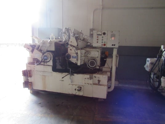 Cincinnati No. 3-500, centerless grinder, 6" diameter work capacity, 47.25" thru-feed work rest Blade, 24" - Image 3