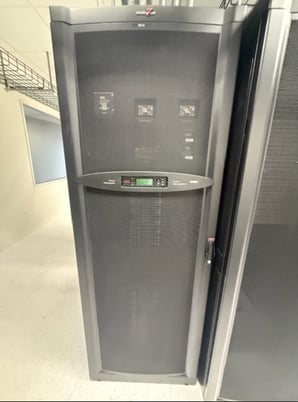 150 KVA APC #0G-PD150G6F, Step Down & Distribution PDU, 480 Volts x 208/120 Volts - Image 1