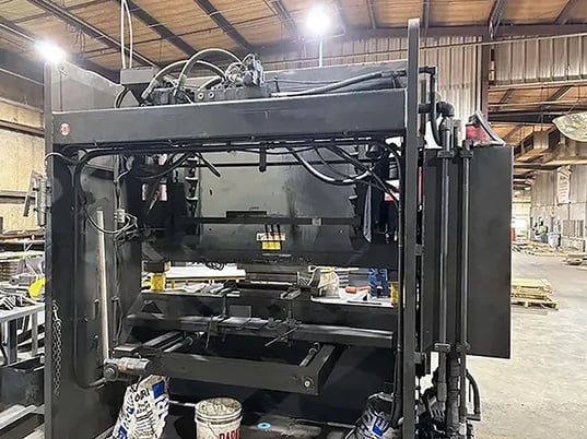 95 Ton, Betenbender #8-95T, hydraulic press, 8' OA, 78" BH, 6" stroke, misc tooling, 2013 - Image 2