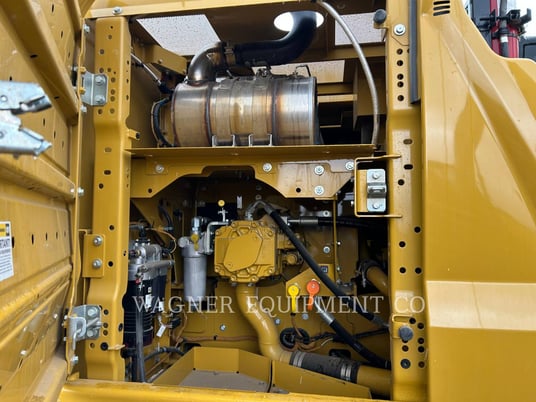 Caterpillar 323, Crawler Excavator, 242 hours, S/N: NDL40119, 2024 - Image 8