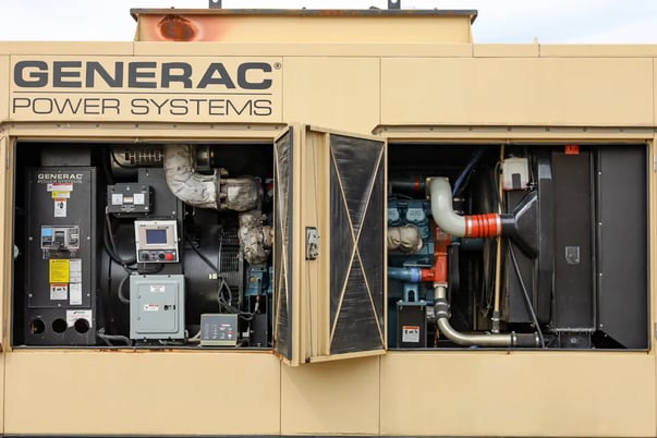 610 KW Generac #P222LE, diesel industrial generator, 277/480 Volts, 2006 - Image 3
