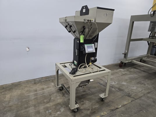 Conair #TB-100, 4 component gravimetric blender, 400 lb/hr - Image 4