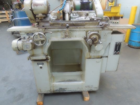 4" x 18" Brown & Sharpe #5, plain cylindrical grinder, 14" diameter x 2" width x 5" hole wheel, 3 HP, 1772 - Image 1