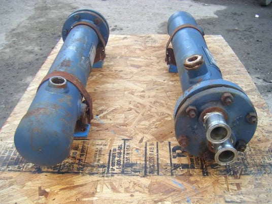 4.5 sq.ft., 150 psi shell, 150 psi tube, Itt Bell & Gossett #SU-42-2, shell & tube heat exchanger, 1995 - Image 5