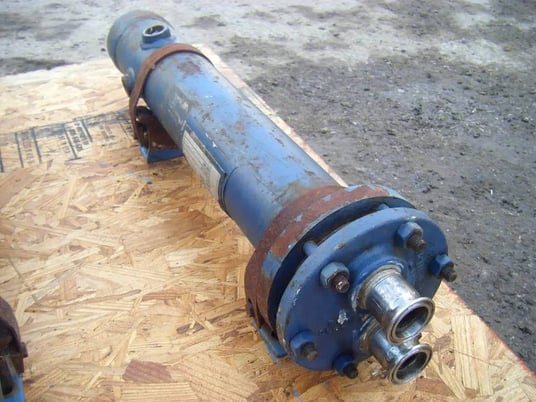4.5 sq.ft., 150 psi shell, 150 psi tube, Itt Bell & Gossett #SU-42-2, shell & tube heat exchanger, 1995 - Image 7