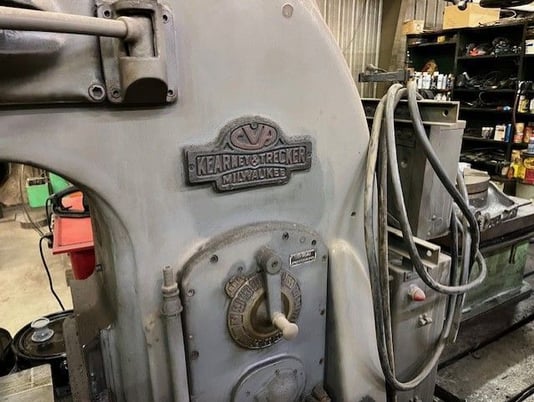 Kearney & Trecker #CE, universal mill, 8" x 41" table, 25-1300 RPM, BT50 spindle, 7.5 HP - Image 2