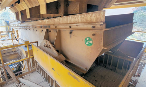 60" wide x 30' long, HR International #3C-229, vibratory grizzly feeder, 100 HP - Image 1