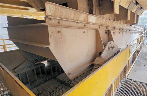 60" wide x 30' long, HR International #3C-229, vibratory grizzly feeder, 100 HP - Image 2