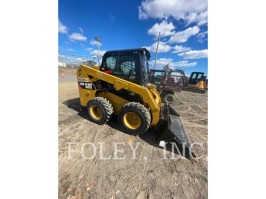 Cat 236D, Skid Steer Loader, 702 hours, S/N: BGZ05124, 2019 - Image 2