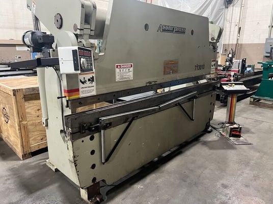 130 Ton, Accurpress #713010, Hydraulic CNC Press Brake, 10' overall, 100" between housing, powered adj, 8" - Image 2