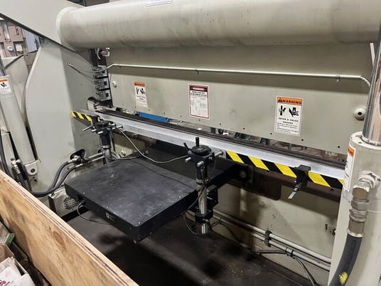 130 Ton, Accurpress #713010, Hydraulic CNC Press Brake, 10' overall, 100" between housing, powered adj, 8" - Image 4
