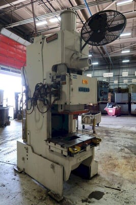 60 Ton, Niagara #E60, OBI press, 6" stroke, 18" Shut Height, 3" ram adj., 32" x21"bed, 90 SPM, air clutch & - Image 2
