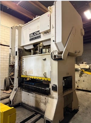 200 Ton, Blow #72-42, 8" stroke, 20" Shut Height, 30-60 SPM, Windows 28" x 18" H, 1997 - Image 1