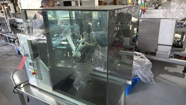 GlobePharma #MaxiBlend lab blender, touchscreen HMI, Stainless steel enclosure - Image 3