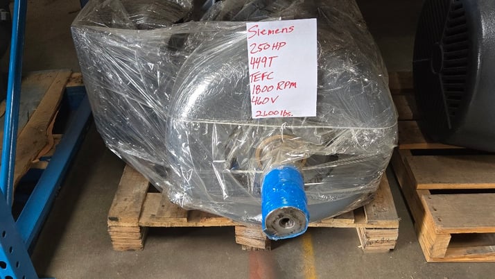 250 HP 1800 RPM Siemens, Frame 449T, TEFC, 460 Volts - Image 1