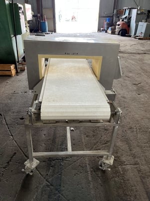Eriez #EZ-5, Metal Detector, w/Plastic Chain Conveyor, 8" x 24" Aperture, 1.5" max width, 10" Feed length - Image 4