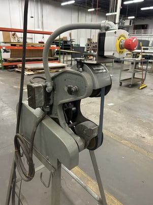 1" x 42" Burr King #562, 3-wheel belt sander, stand, 1/2 HP, 460 V. - Image 3