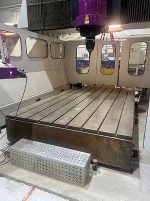 Tarus #HSOHTB810, CNC bridge gantry mill, 118" X Travel, 98" Y Travel, 43" Z, 10k RPM, #50, 120" x87" tbl. - Image 2