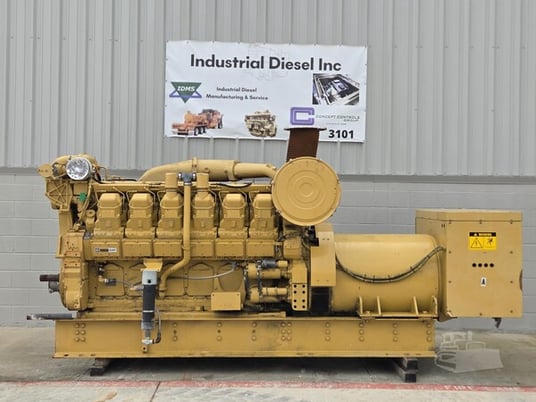 1000 KW Caterpillar, diesel generator set, 3-phase, 978 hours, 1482 HP 3512 engine - Image 1