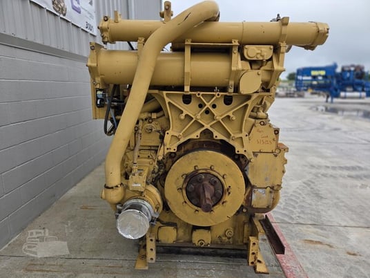 1000 KW Caterpillar, diesel generator set, 3-phase, 978 hours, 1482 HP 3512 engine - Image 3