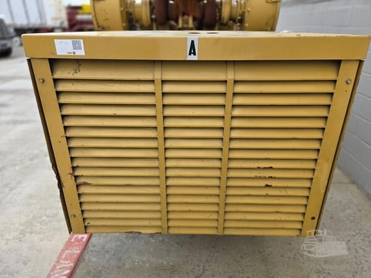 1000 KW Caterpillar, diesel generator set, 3-phase, 978 hours, 1482 HP 3512 engine - Image 4