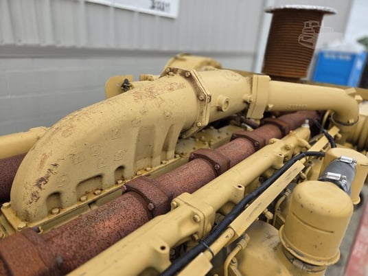 1000 KW Caterpillar, diesel generator set, 3-phase, 978 hours, 1482 HP 3512 engine - Image 9