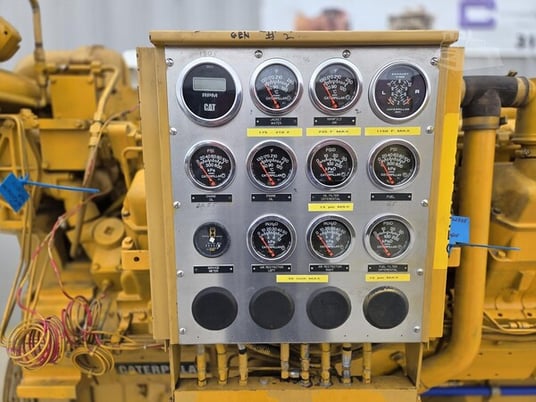 1750 KW Caterpillar, diesel generator set, 3-phase, 960 hours, 2520 HP 3516 engine - Image 2