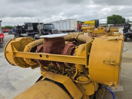 1750 KW Caterpillar, diesel generator set, 3-phase, 960 hours, 2520 HP 3516 engine - Image 8
