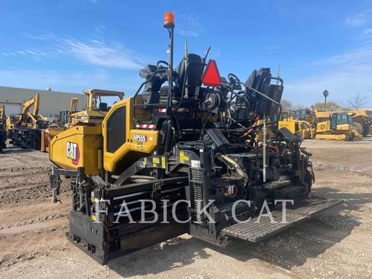 Caterpillar AP555-07, Asphalt Paver, 1443 hours, S/N: 4M600147, 2023 - Image 4
