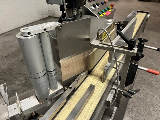 Labelstar #LS4000DX, Wrap-Around Labeler, Single-Head w/Feed Conveyor & Timing Wheel, 1/8 HP, 250 RPM, 130 V - Image 7