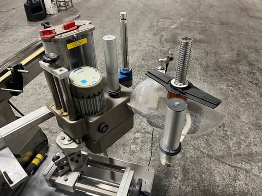 Labelstar #LS4000DX, Wrap-Around Labeler, Single-Head w/Feed Conveyor & Timing Wheel, 1/8 HP, 250 RPM, 130 V - Image 9